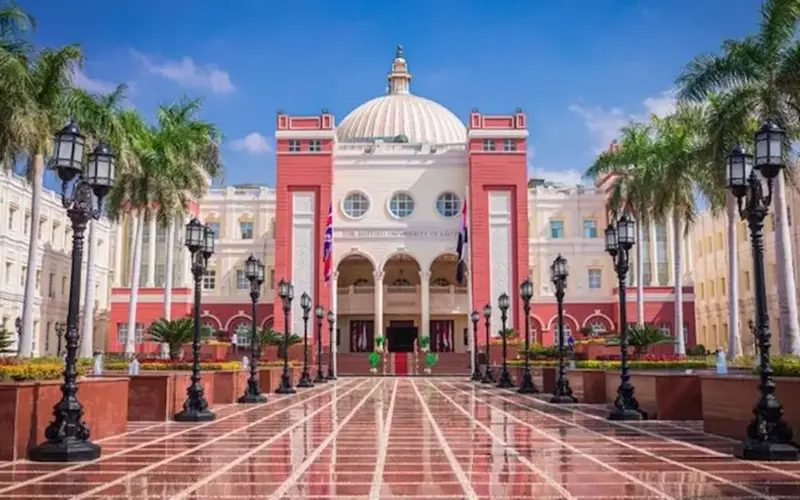 تدريب متقدم في علم النبات والفيزياء بجامعة القاهرة الأهلية – تفاصيل